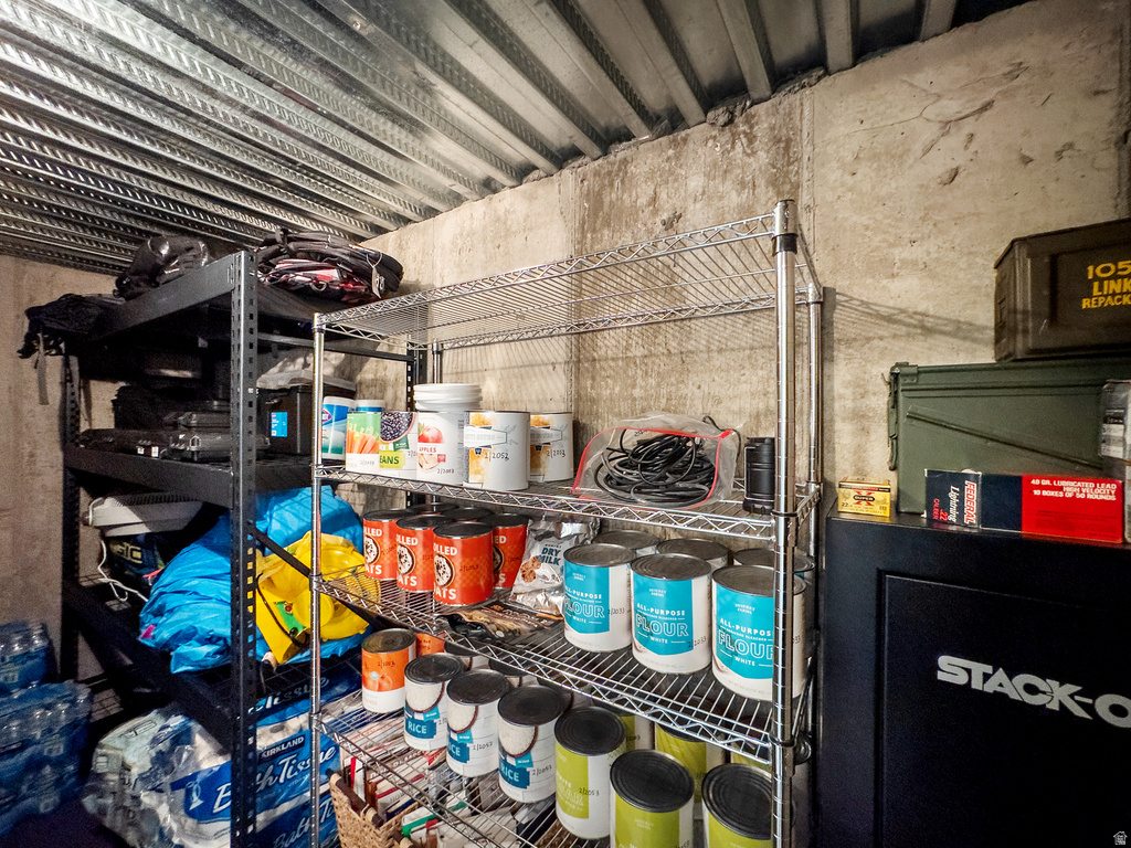 1302 S 4350 W Syracuse, UT 84075