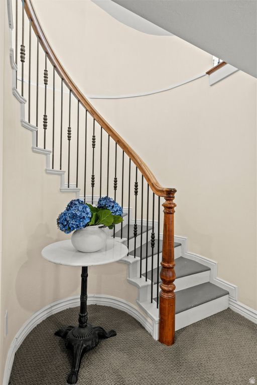 2765 E BLUE SPRUCE DR Holladay, UT 84117