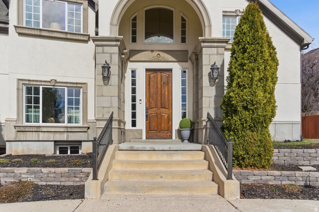 2765 E BLUE SPRUCE DR Holladay, UT 84117