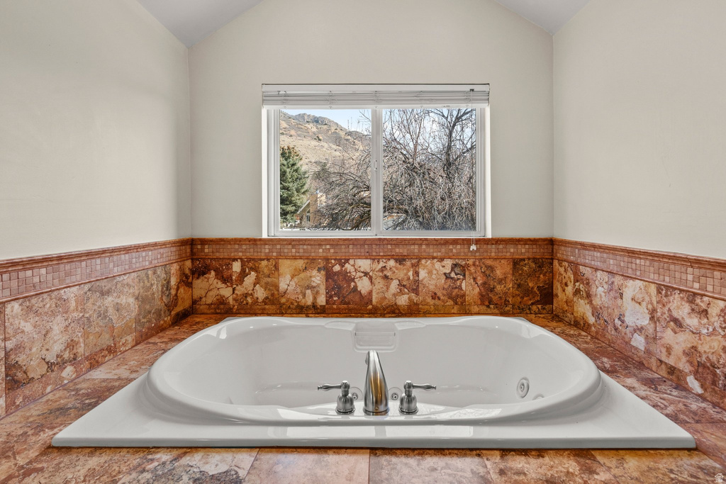 2765 E BLUE SPRUCE DR Holladay, UT 84117