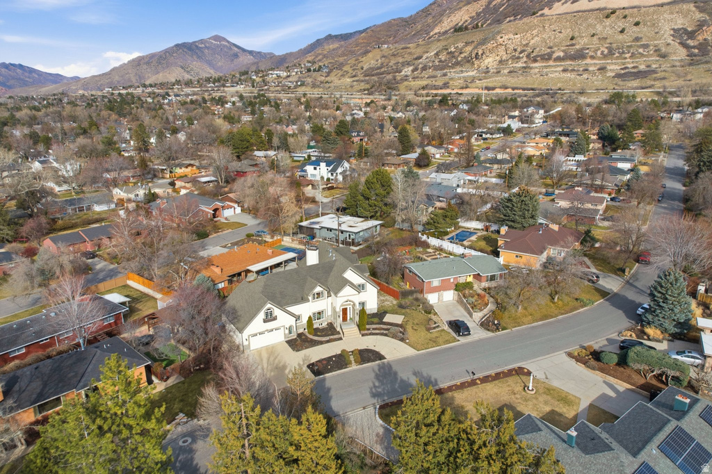 2765 E BLUE SPRUCE DR Holladay, UT 84117