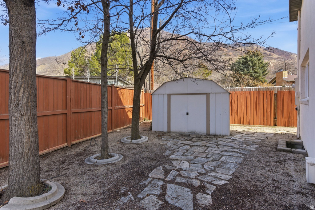 2765 E BLUE SPRUCE DR Holladay, UT 84117