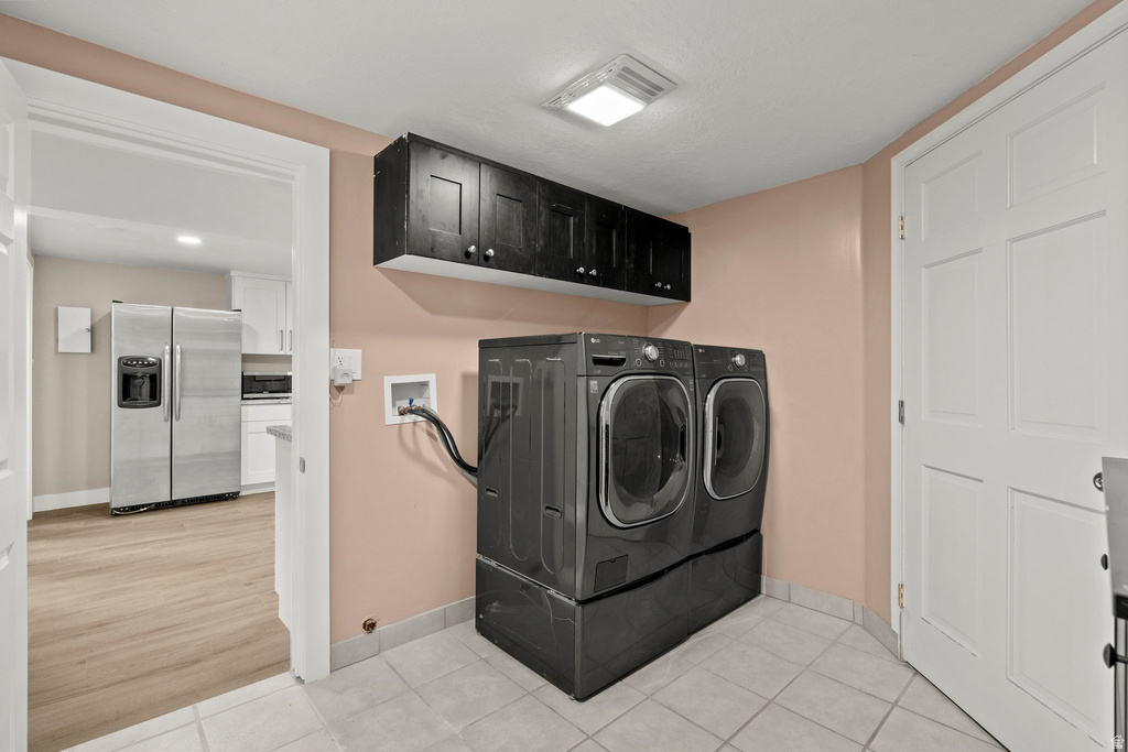 2765 E BLUE SPRUCE DR Holladay, UT 84117