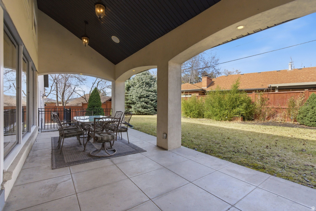 2765 E BLUE SPRUCE DR Holladay, UT 84117