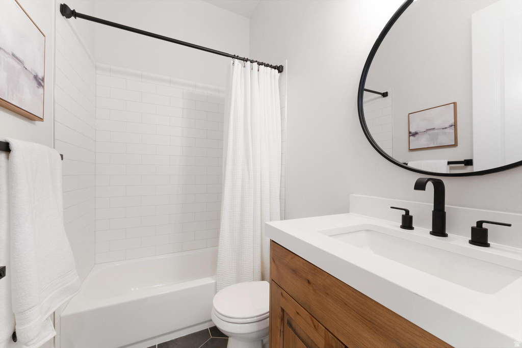 851 E MOUNTAIN RD North Ogden, UT 84414