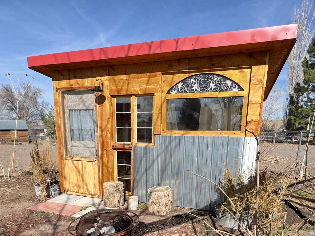 170 S 100 E Annabella, UT 84711