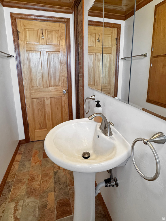 170 S 100 E Annabella, UT 84711