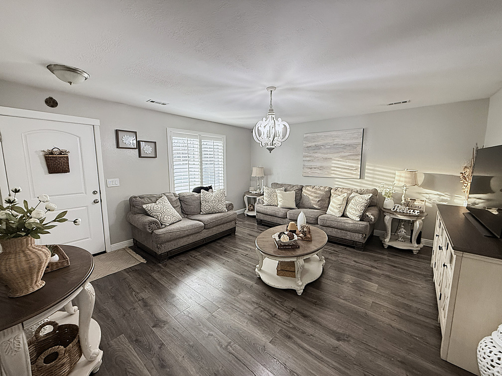 1042 N SKIPTON DR North Salt Lake, UT 84054