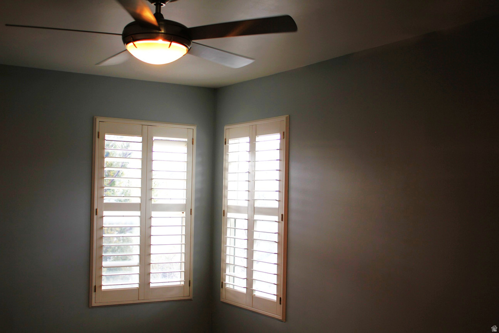 775 E GABLES LN Midvale, UT 84047