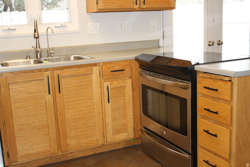 775 E GABLES LN Midvale, UT 84047