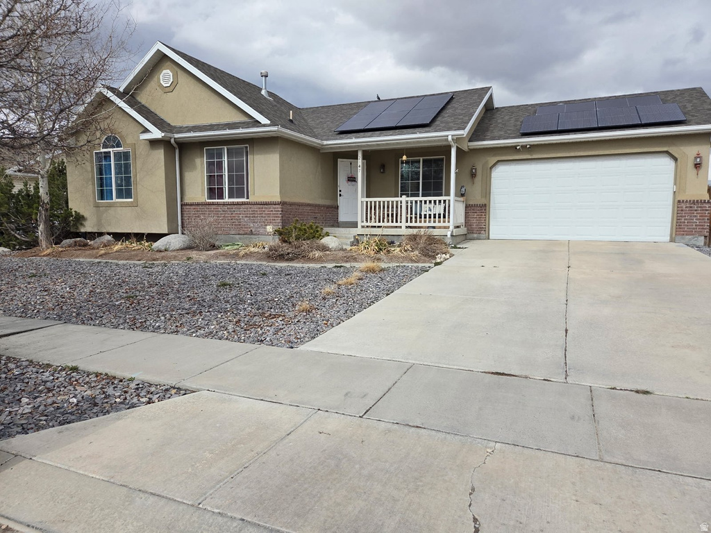 2147 E SHADOW DR Eagle Mountain, UT 84005