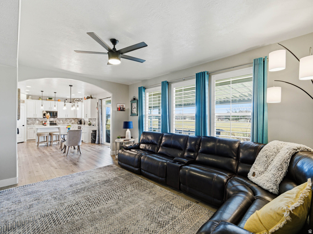 3546 BROOKSHIRE DR Syracuse, UT 84075