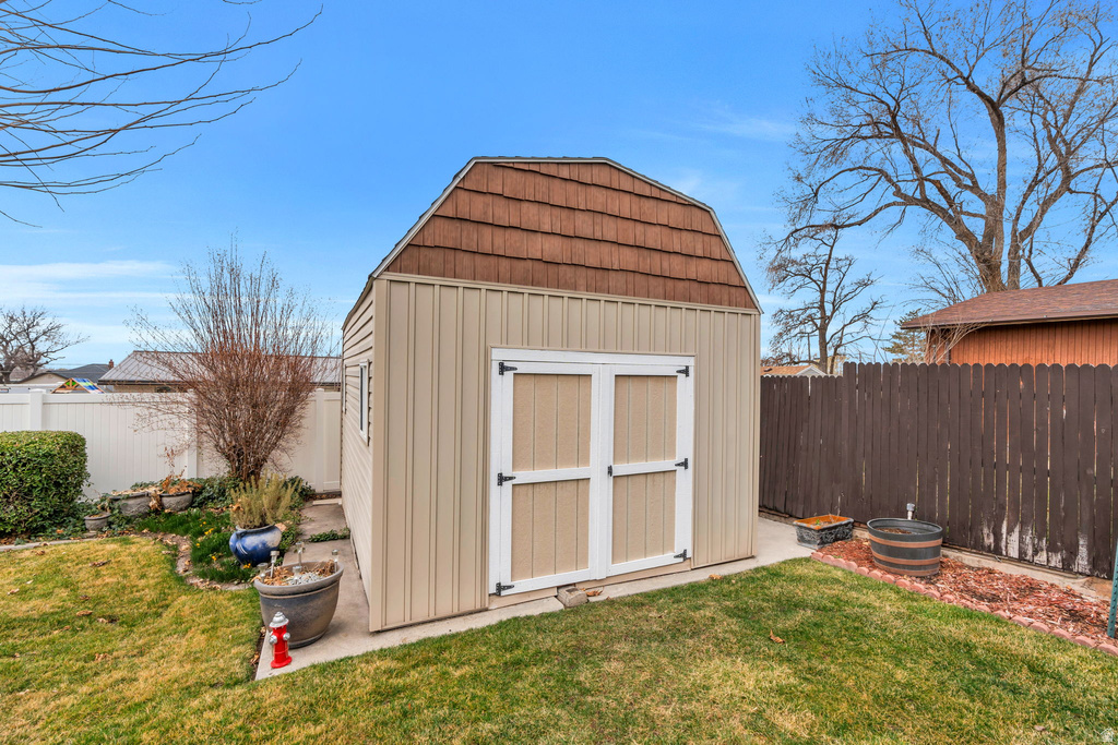 692 JUNIPER ST Pleasant Grove, UT 84062