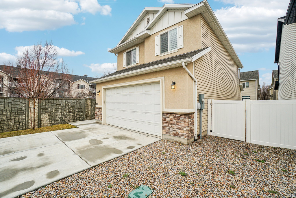 807 N WELLINGTON CT North Salt Lake, UT 84054