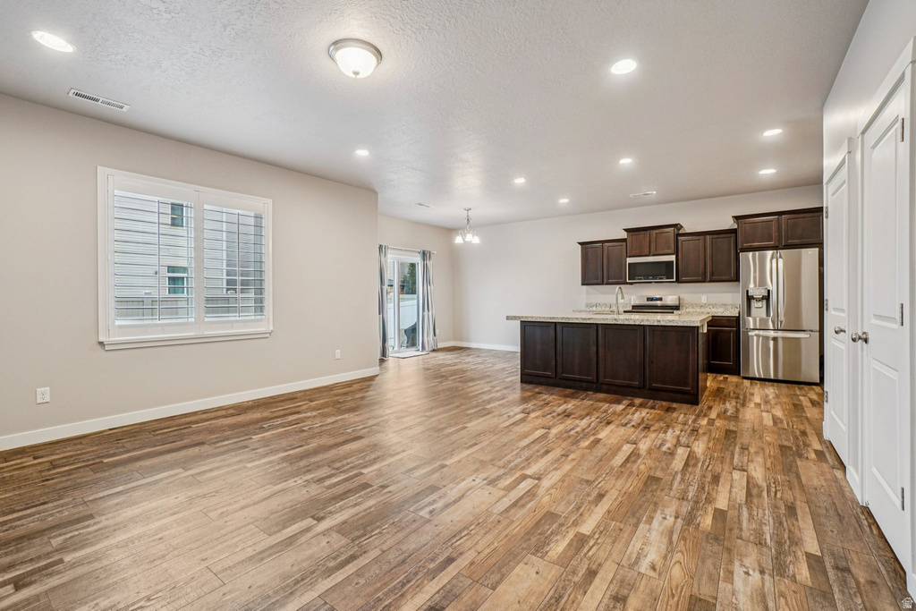 807 N WELLINGTON CT North Salt Lake, UT 84054