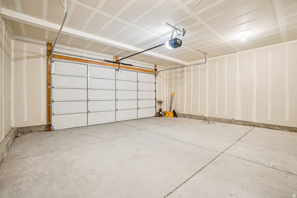 807 N WELLINGTON CT North Salt Lake, UT 84054