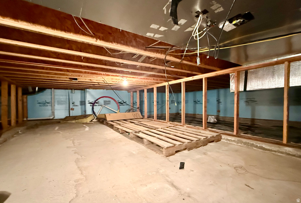 571 AREVA RD Roosevelt, UT 84066