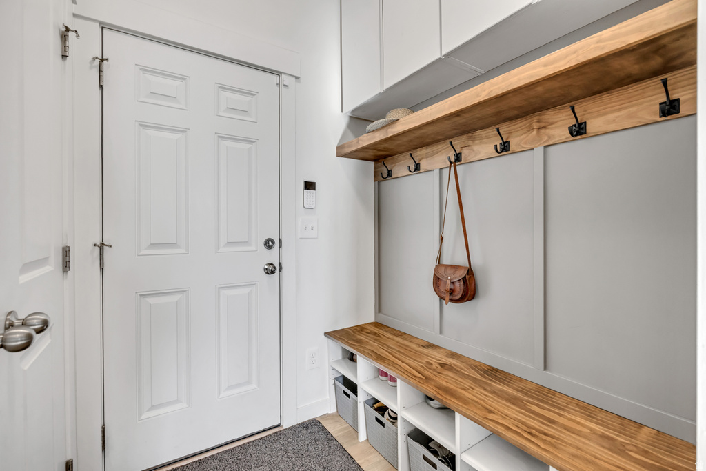 9270 N SCENIC DR Eagle Mountain, UT 84005