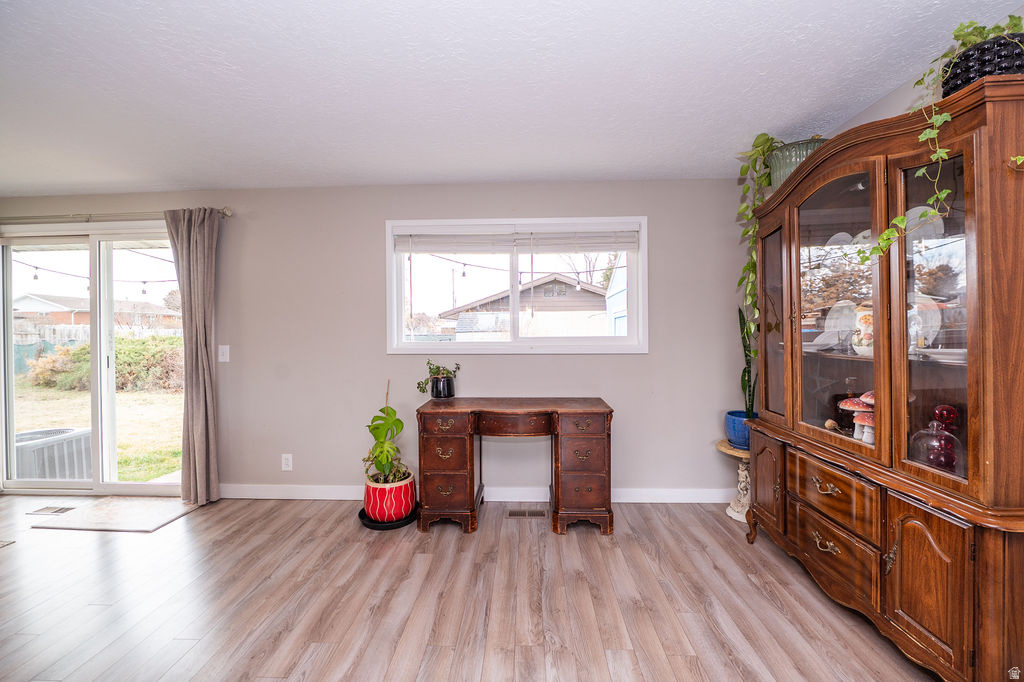 2015 W 4450 S Roy, UT 84067