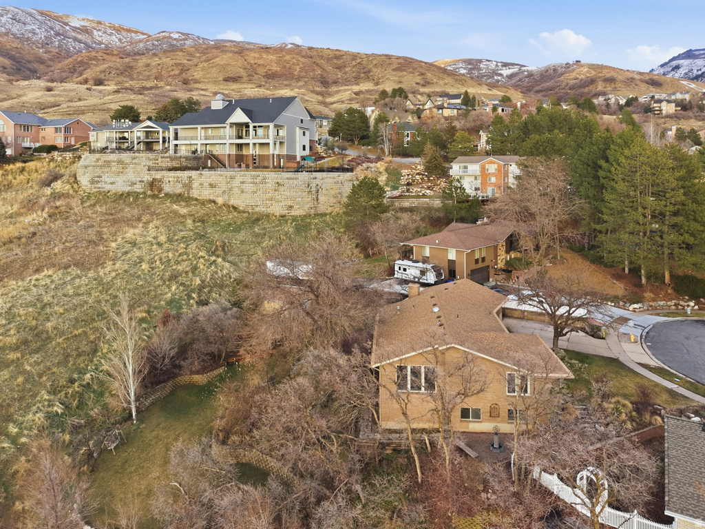 933 NORTHERN HILLS CIR Bountiful, UT 84010