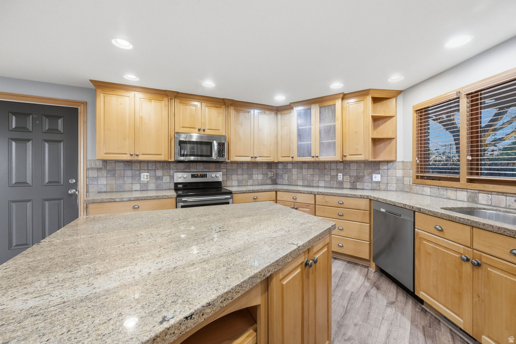 933 NORTHERN HILLS CIR Bountiful, UT 84010