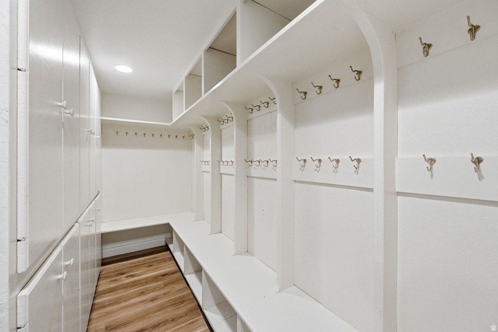 933 NORTHERN HILLS CIR Bountiful, UT 84010