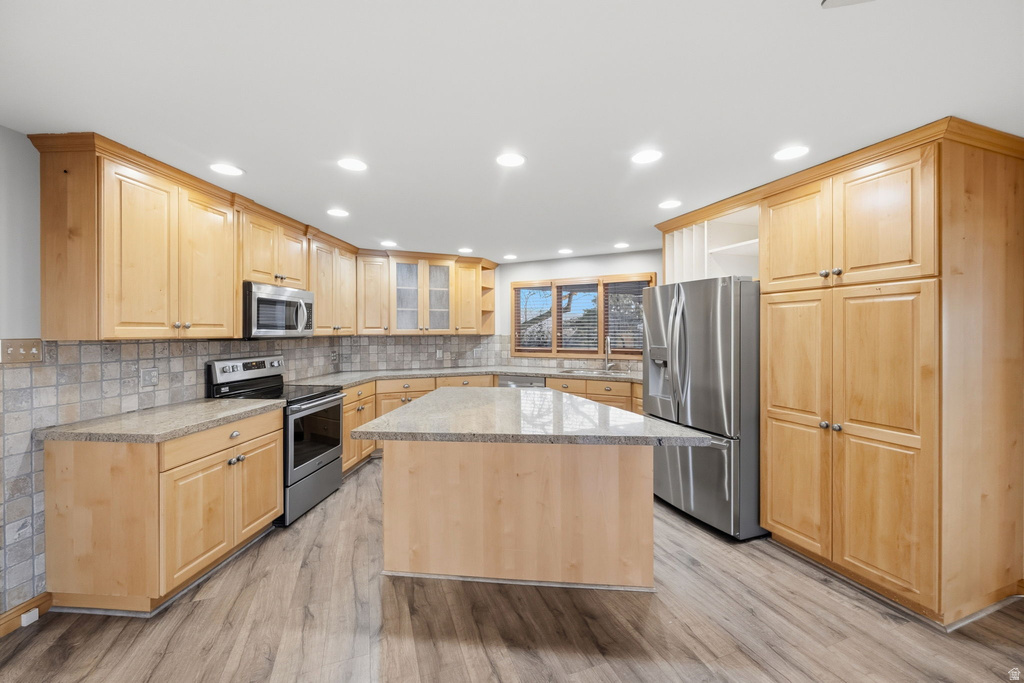 933 NORTHERN HILLS CIR Bountiful, UT 84010