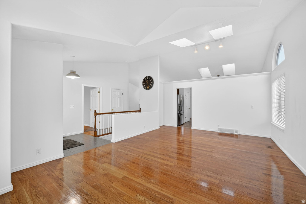 208 N LAKEVIEW Stansbury Park, UT 84074