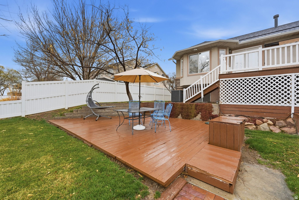 208 N LAKEVIEW Stansbury Park, UT 84074