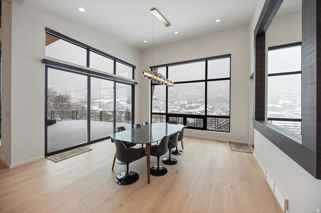 9 WINDSONG Sandy, UT 84092