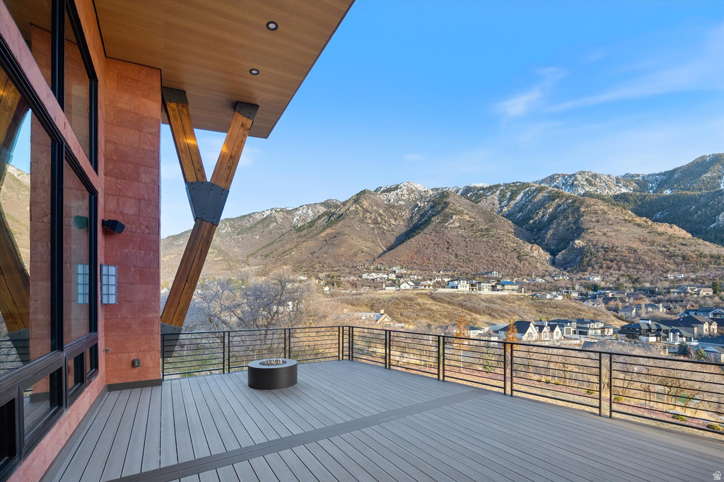 9 WINDSONG Sandy, UT 84092