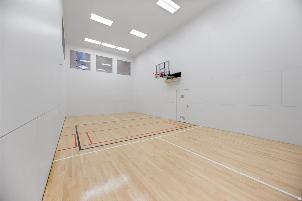 9 WINDSONG Sandy, UT 84092