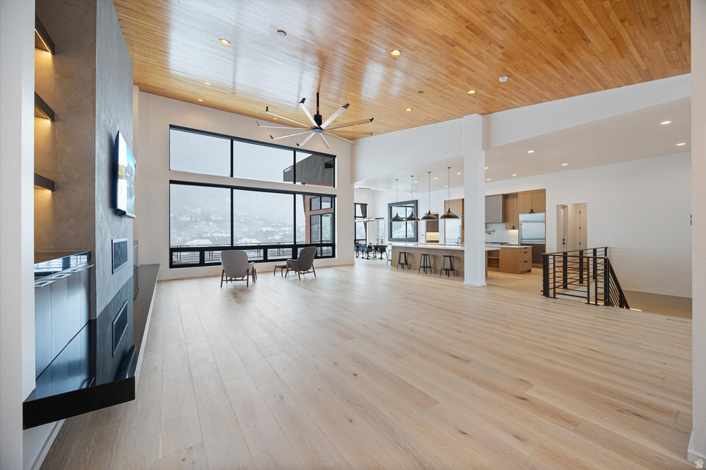 9 WINDSONG Sandy, UT 84092