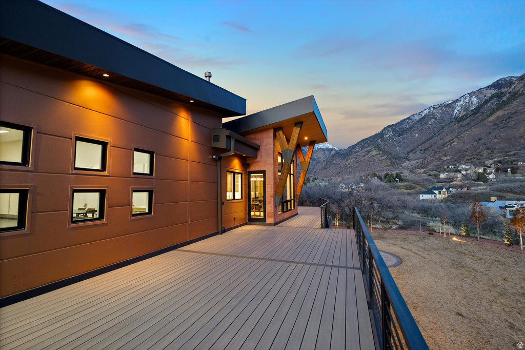 9 WINDSONG Sandy, UT 84092