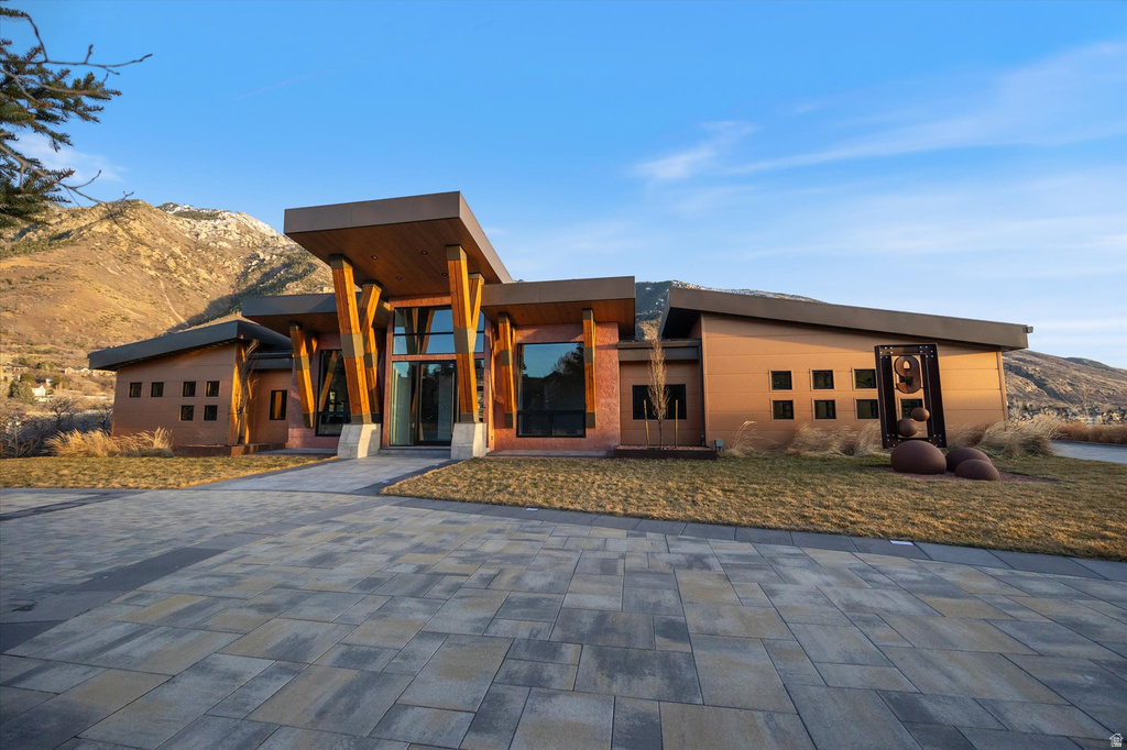 9 WINDSONG Sandy, UT 84092