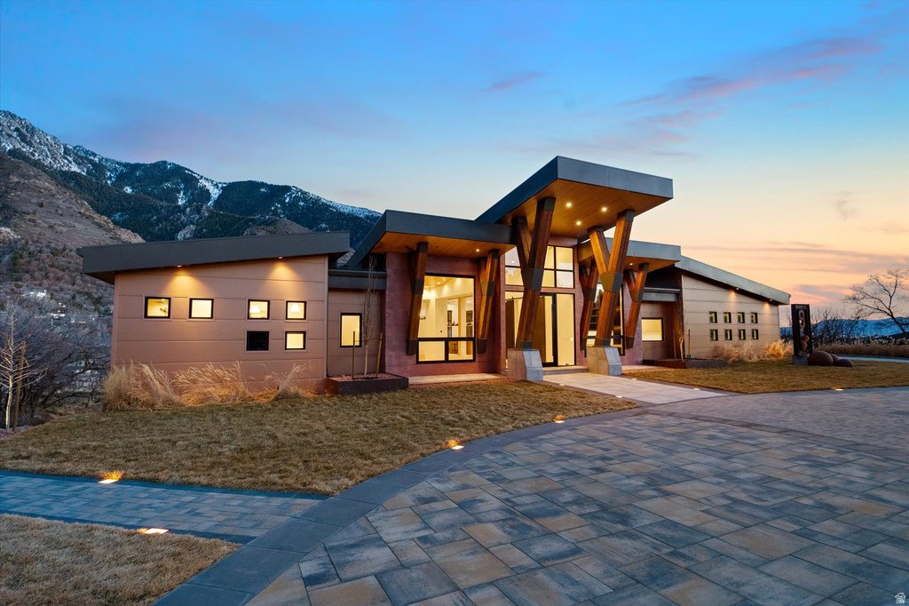 9 WINDSONG Sandy, UT 84092