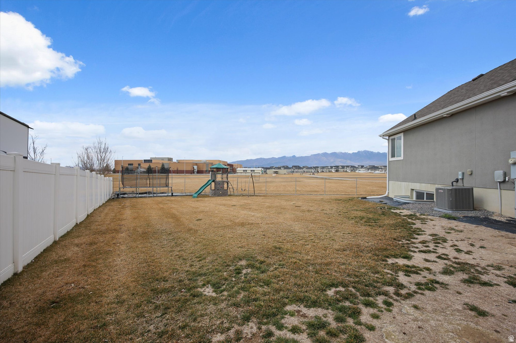 6151 N DAVIS KNOLLS DR Eagle Mountain, UT 84005