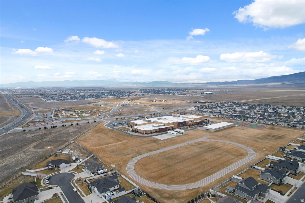 6151 N DAVIS KNOLLS DR Eagle Mountain, UT 84005