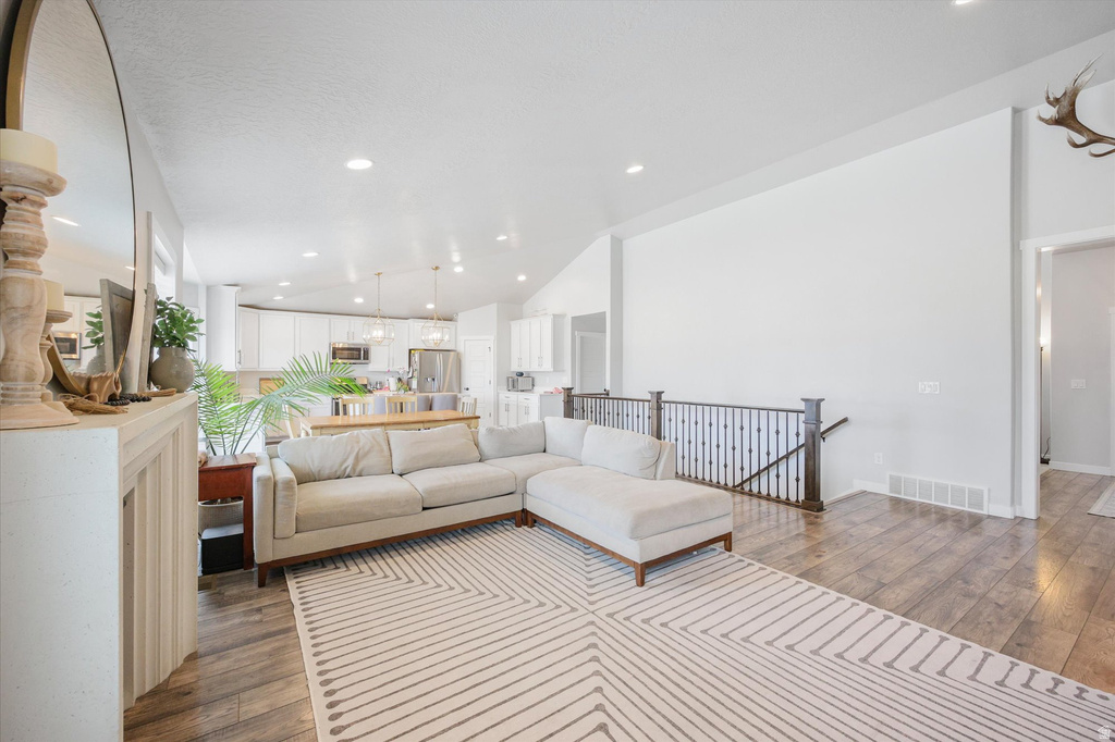 6151 N DAVIS KNOLLS DR Eagle Mountain, UT 84005