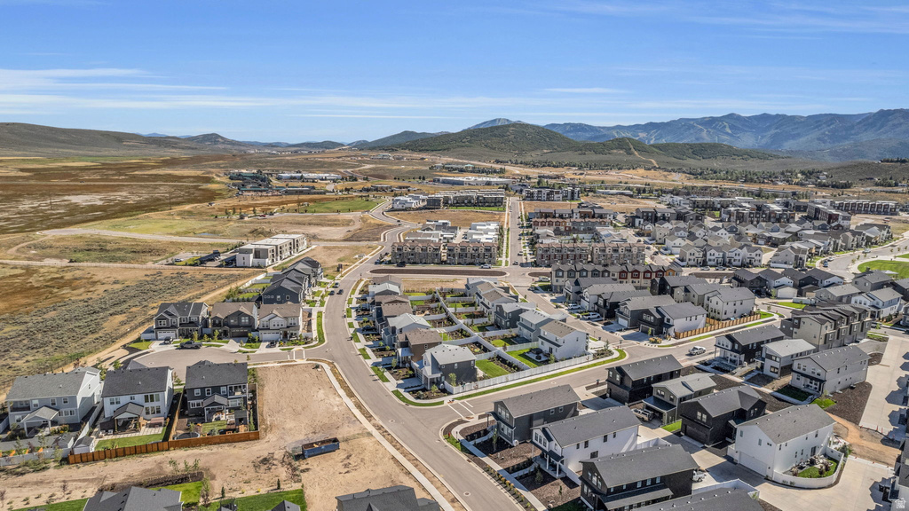 1386 VILLAGE GREEN TRL Park City, UT 84098