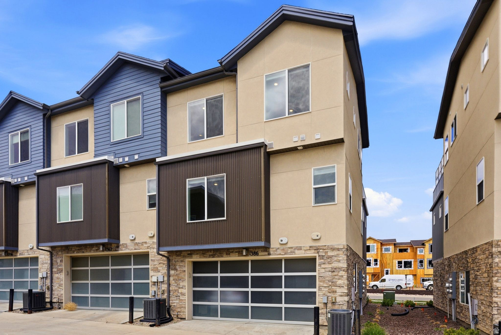 1386 VILLAGE GREEN TRL Park City, UT 84098