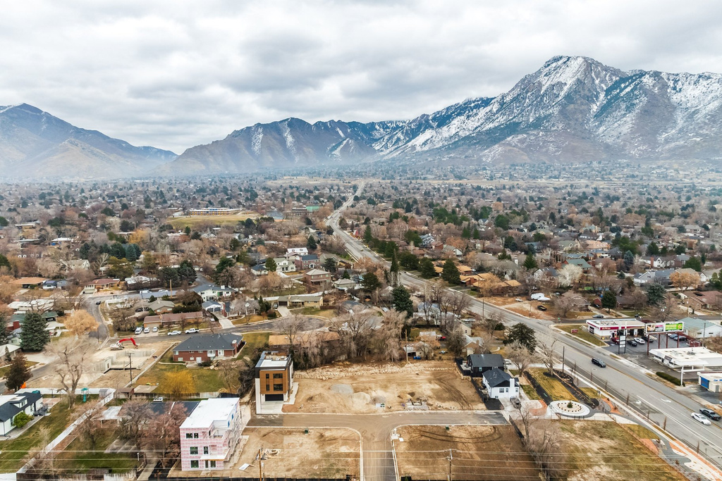 4451 S HOLLADAY PARK LN Holladay, UT 84124