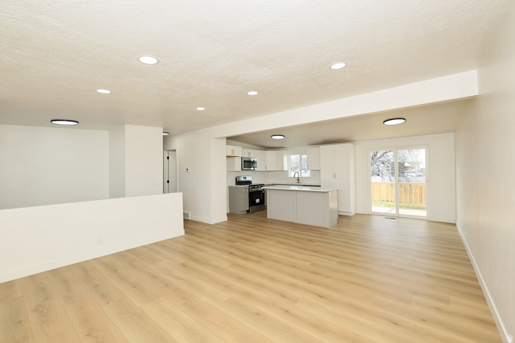 4738 MEADOW WOOD WAY Taylorsville, UT 84129