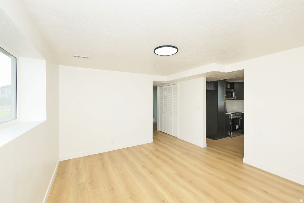 4738 MEADOW WOOD WAY Taylorsville, UT 84129