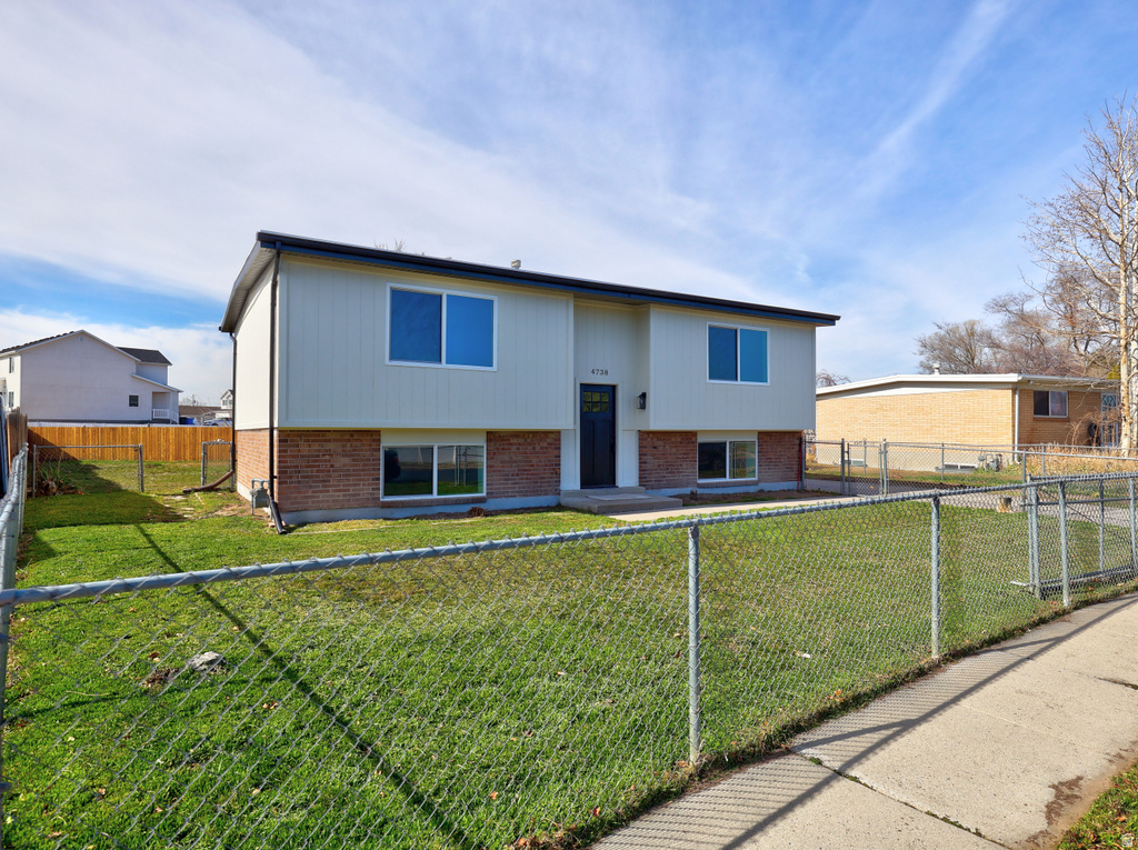 4738 MEADOW WOOD WAY Taylorsville, UT 84129