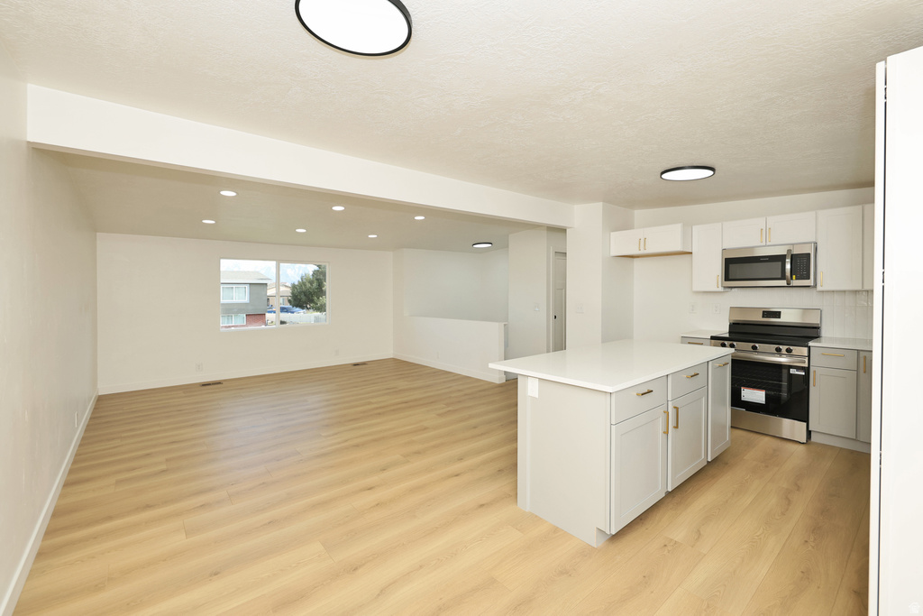 4738 MEADOW WOOD WAY Taylorsville, UT 84129