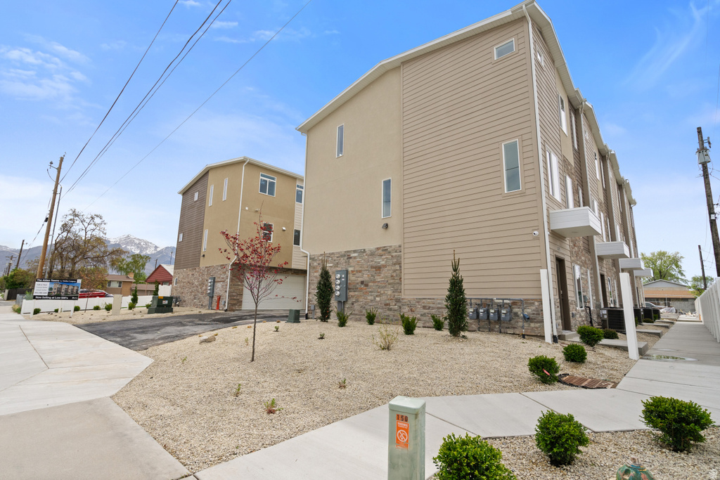 7214 S RAMANEE DR Midvale, UT 84047