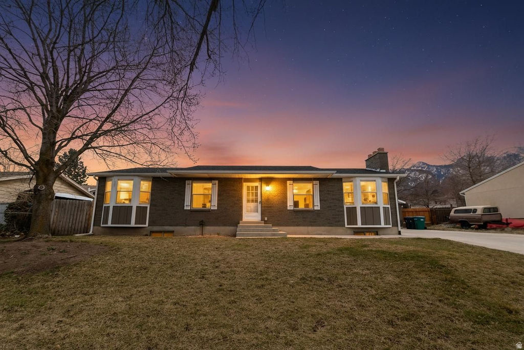 9457 S FOX HUNT DR #49 Sandy, UT 84092