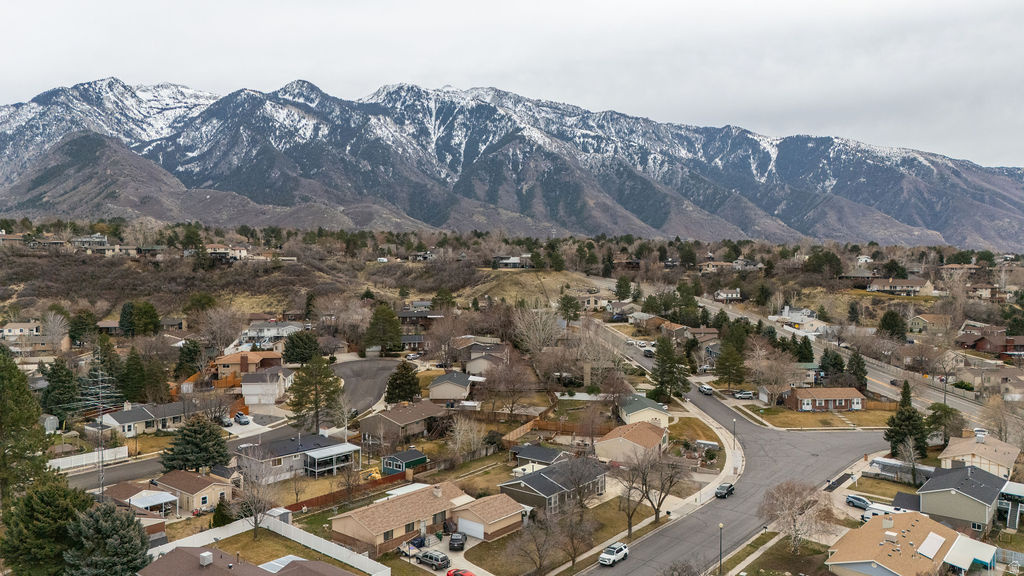 9457 S FOX HUNT DR #49 Sandy, UT 84092