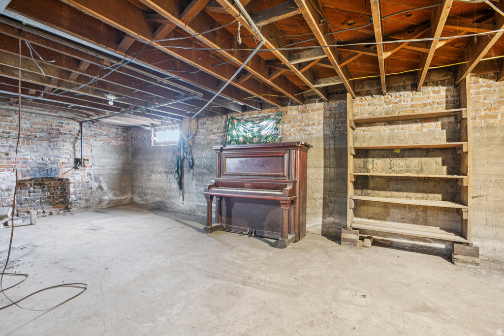 933 W GENTILE ST Layton, UT 84041